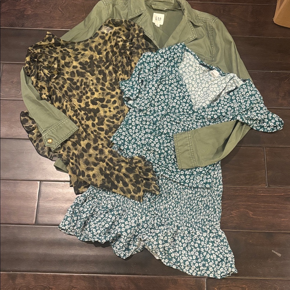 Gap H&M
4 for $25

Sorry no bundling, will cancel.